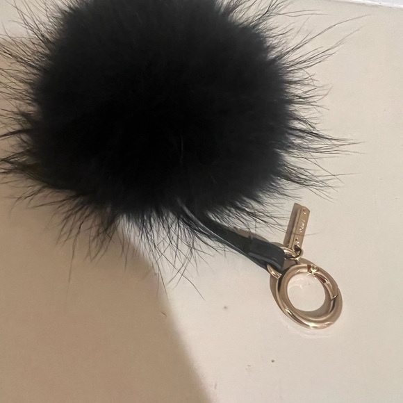 Pom Pom key chain. Authentic Fox fur keychain. Linda Richard’s NY. Orig $150 - Picture 6 of 7